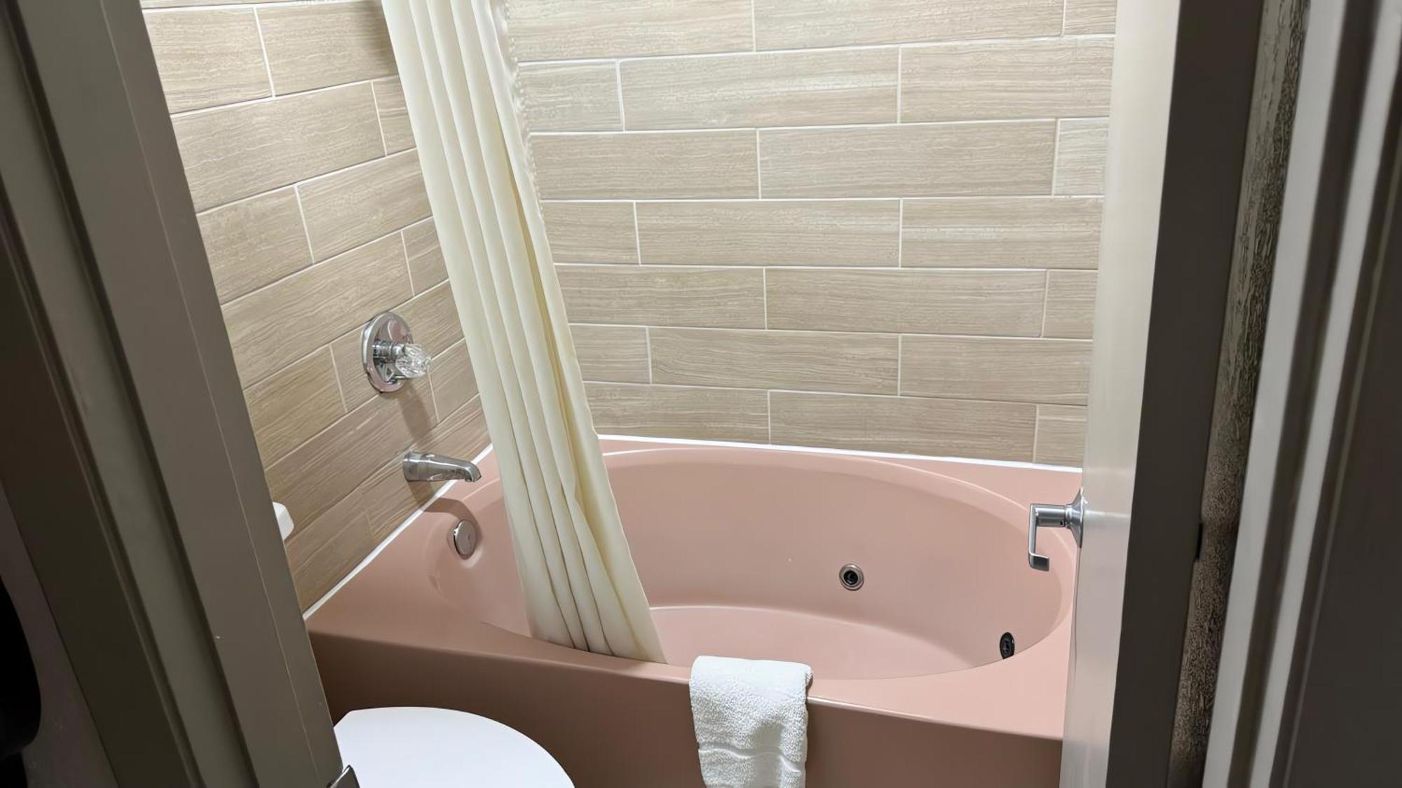 Days Inn By Wyndham Cookeville Bagian luar foto