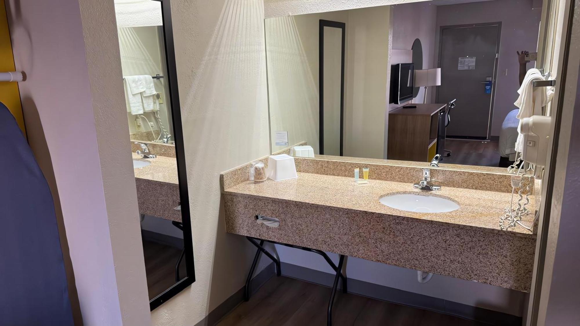 Days Inn By Wyndham Cookeville Bagian luar foto