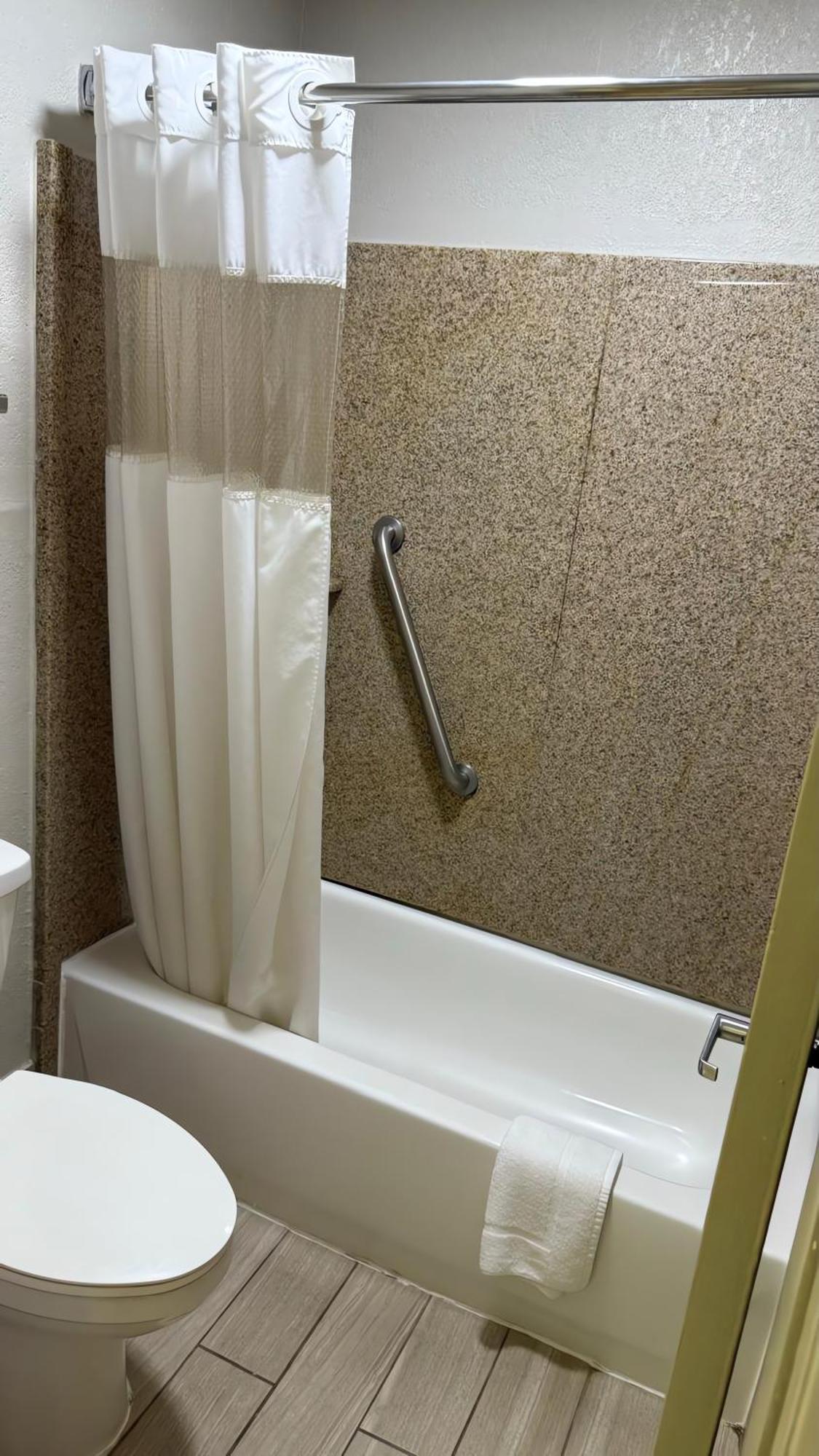 Days Inn By Wyndham Cookeville Bagian luar foto