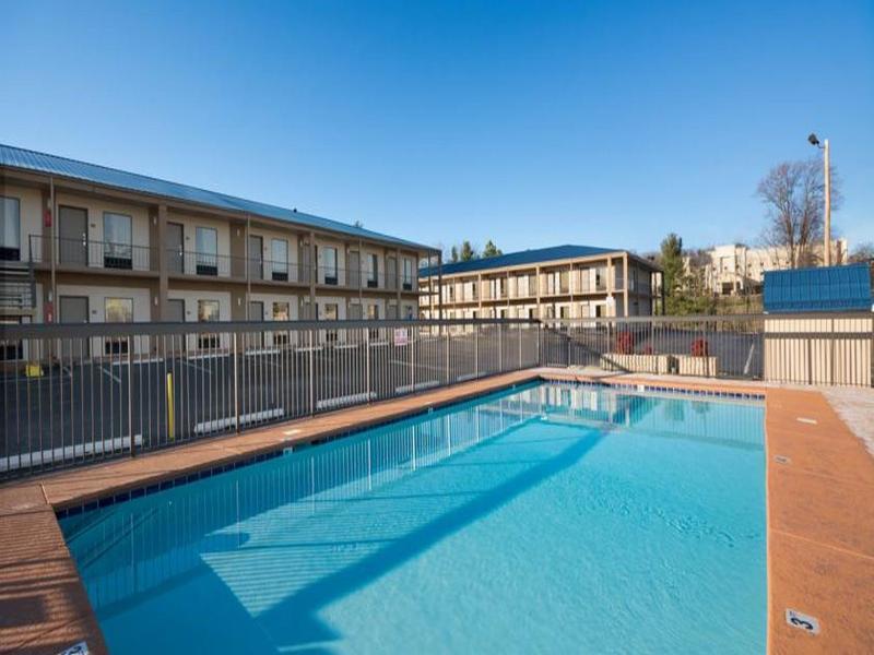 Days Inn By Wyndham Cookeville Bagian luar foto
