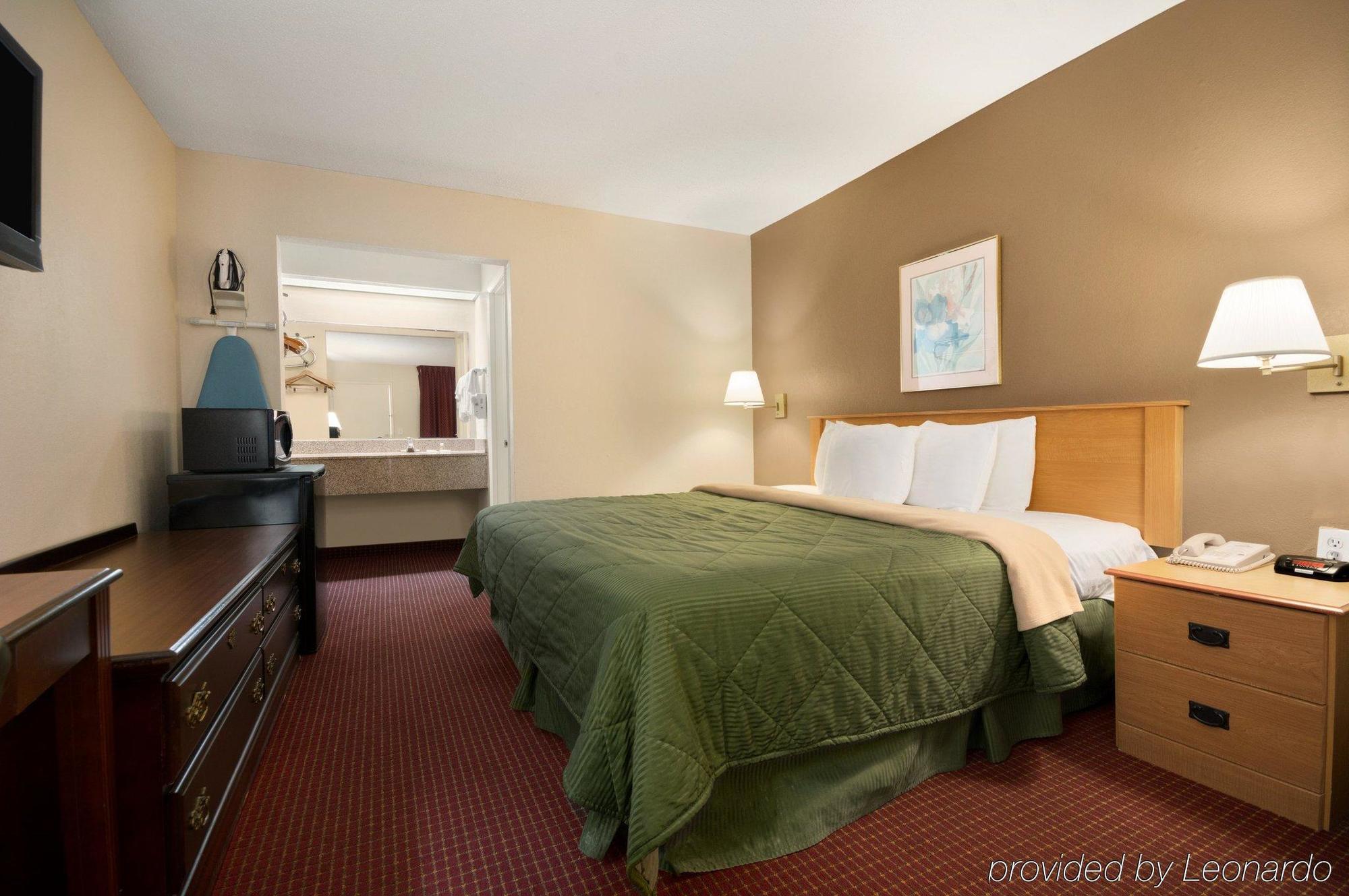 Days Inn By Wyndham Cookeville Bagian luar foto