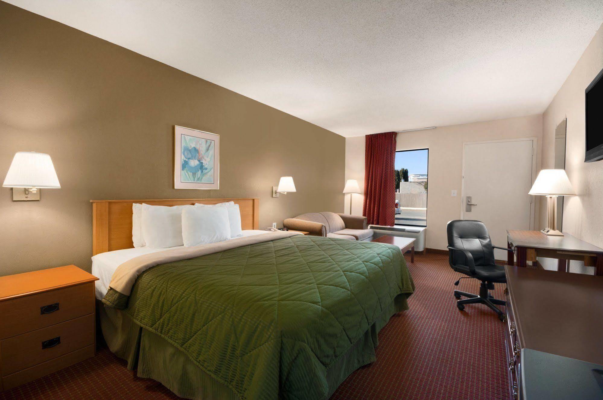 Days Inn By Wyndham Cookeville Bagian luar foto